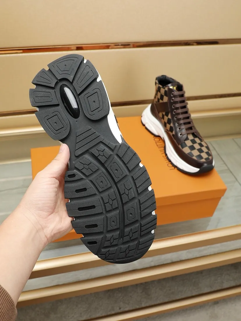 Factory P460 men's shoes 💰"LOUI* VUITTO*" popular men's casual shoes 💯Purchase-level quality, the upper is made of original materials with cowhide, the real thing is super shiny⚡️ Fashionable and versatile, the toe last shape is firm and full, the soles are LV original molds and can be put in and out at will. Light and comfortable on the foot ~ purely handmade, details determine the quality! Color: Two colors available. Size:38-44 (45 customized)